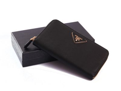Black Prada Vernice Leather Wallet Triangle Label Zipped Around Delicate Trimming Free Shipping Online Sale 