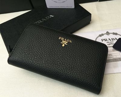 Prada Verince Grainy Leather Long Wallet Gold Plated Logo Zip Around Mature Female For Sale Replica