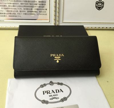 Black Winter New Style Prada Continental Long Leather Wallet Snap Closure Gold Plated Hardware Online Sale Replica