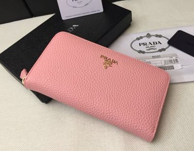 Prada Vernice Pink Grainy Leather Gold Hardware Engrave Logo Long Fake Clutch Wallet Ladies On Sale 