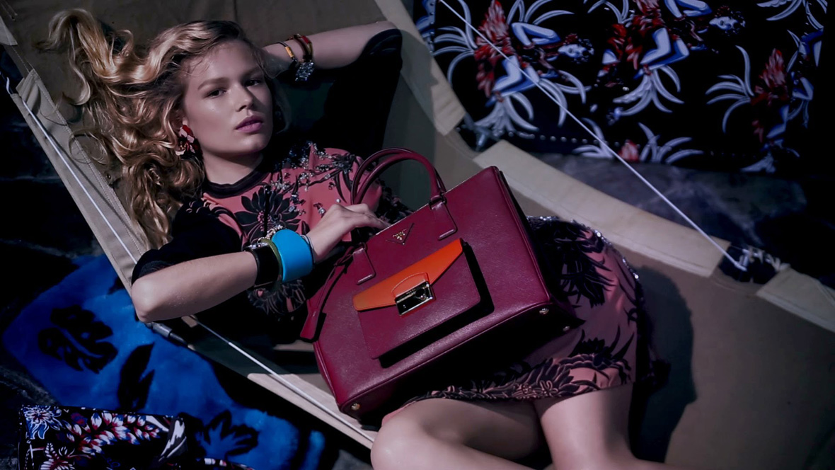 Why Prada Bags are So Popular, Is It Reasonably and Legal to Take a replica